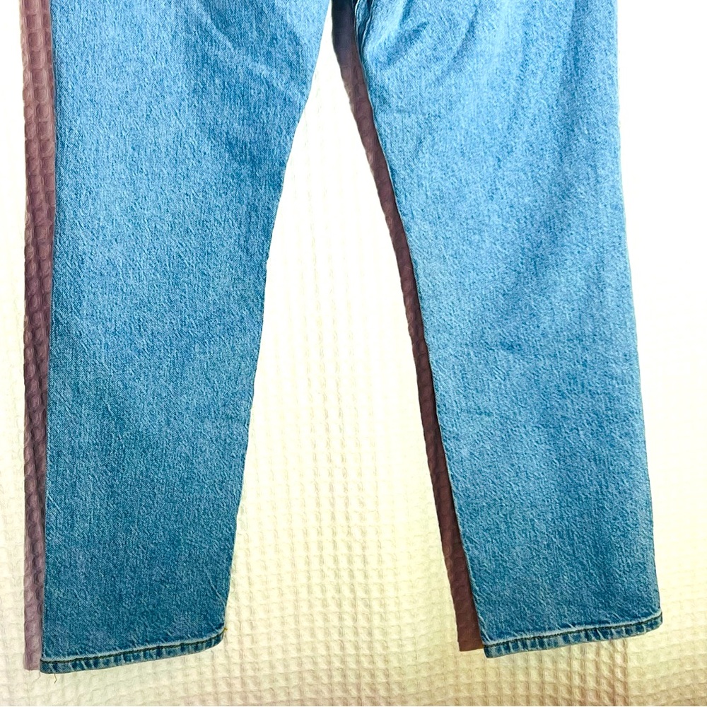 Good American Women med blue light jean high waist ,cool classic, distress Sz 8 - Picture 11 of 16
